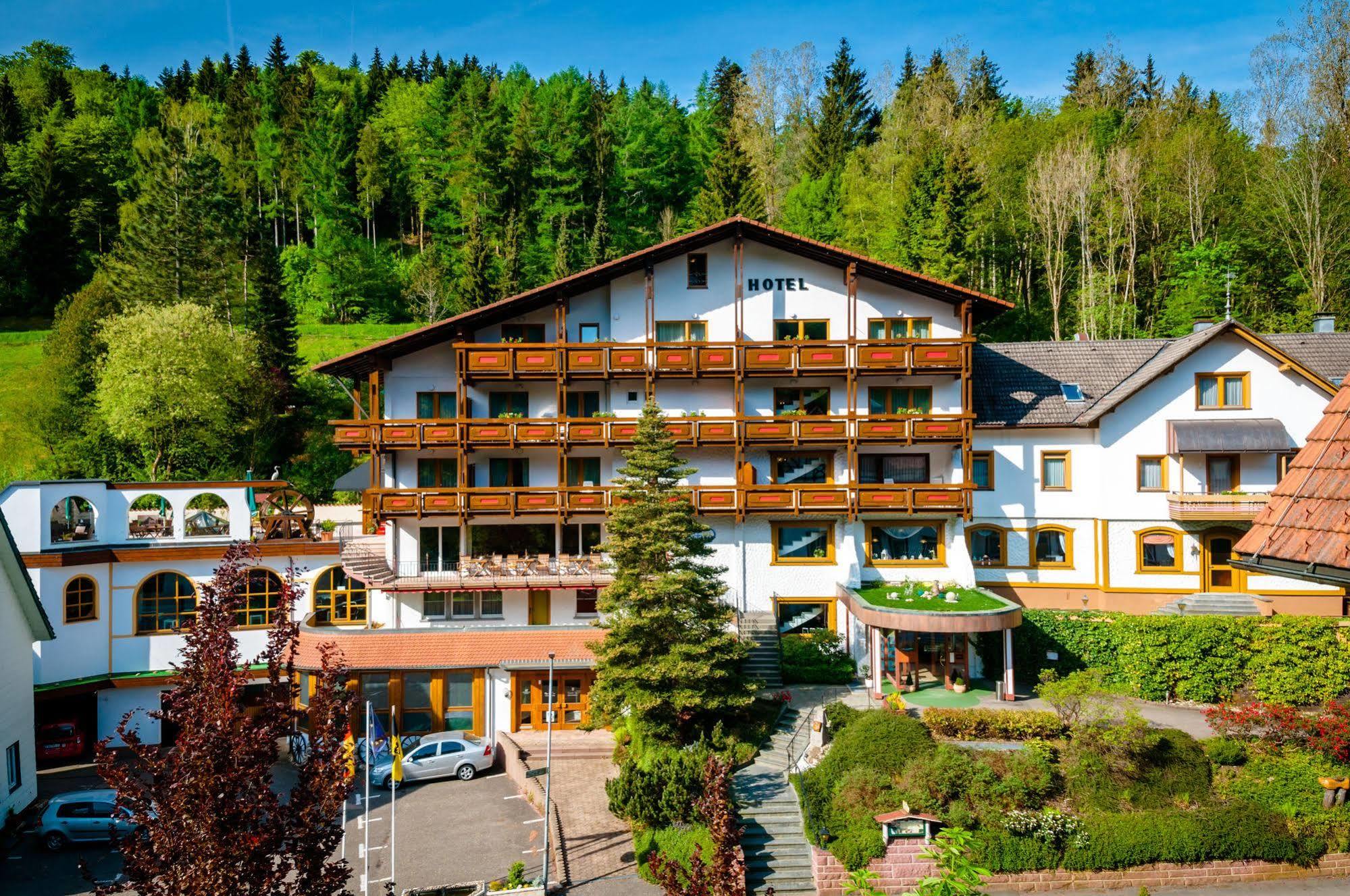 Holzschuhs Schwarzwaldhotel Baiersbronn Dış mekan fotoğraf