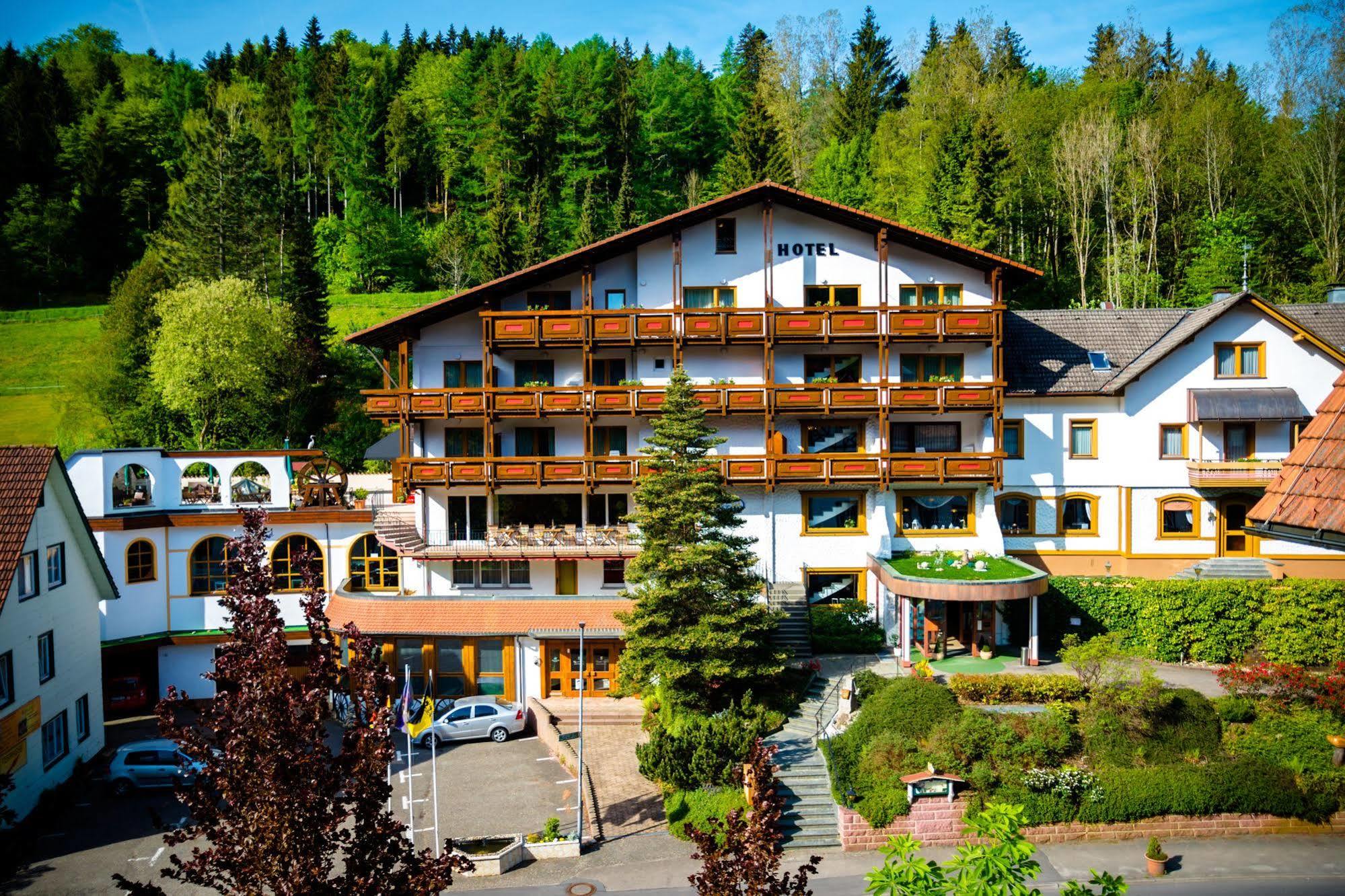 Holzschuhs Schwarzwaldhotel Baiersbronn Dış mekan fotoğraf